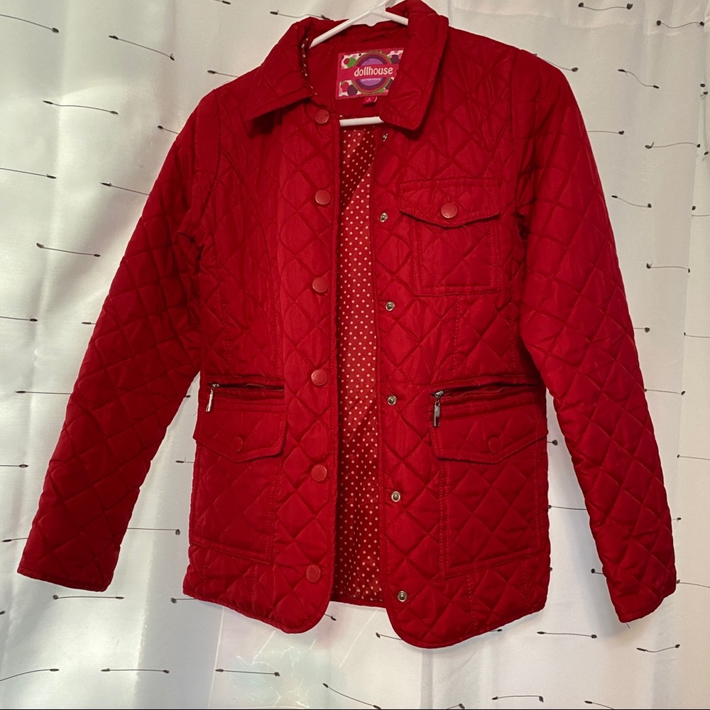 Cute red coat!